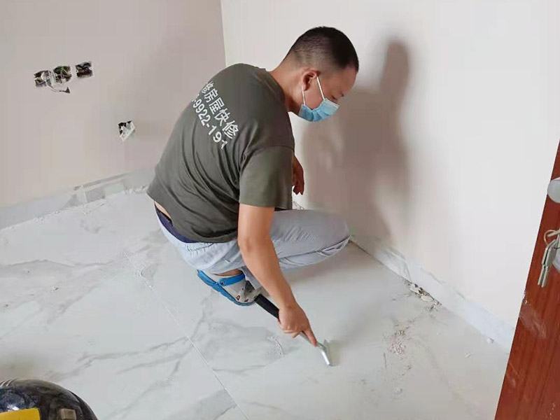 墻面損壞太難看，成都本地上門服務墻面修復多少錢一平